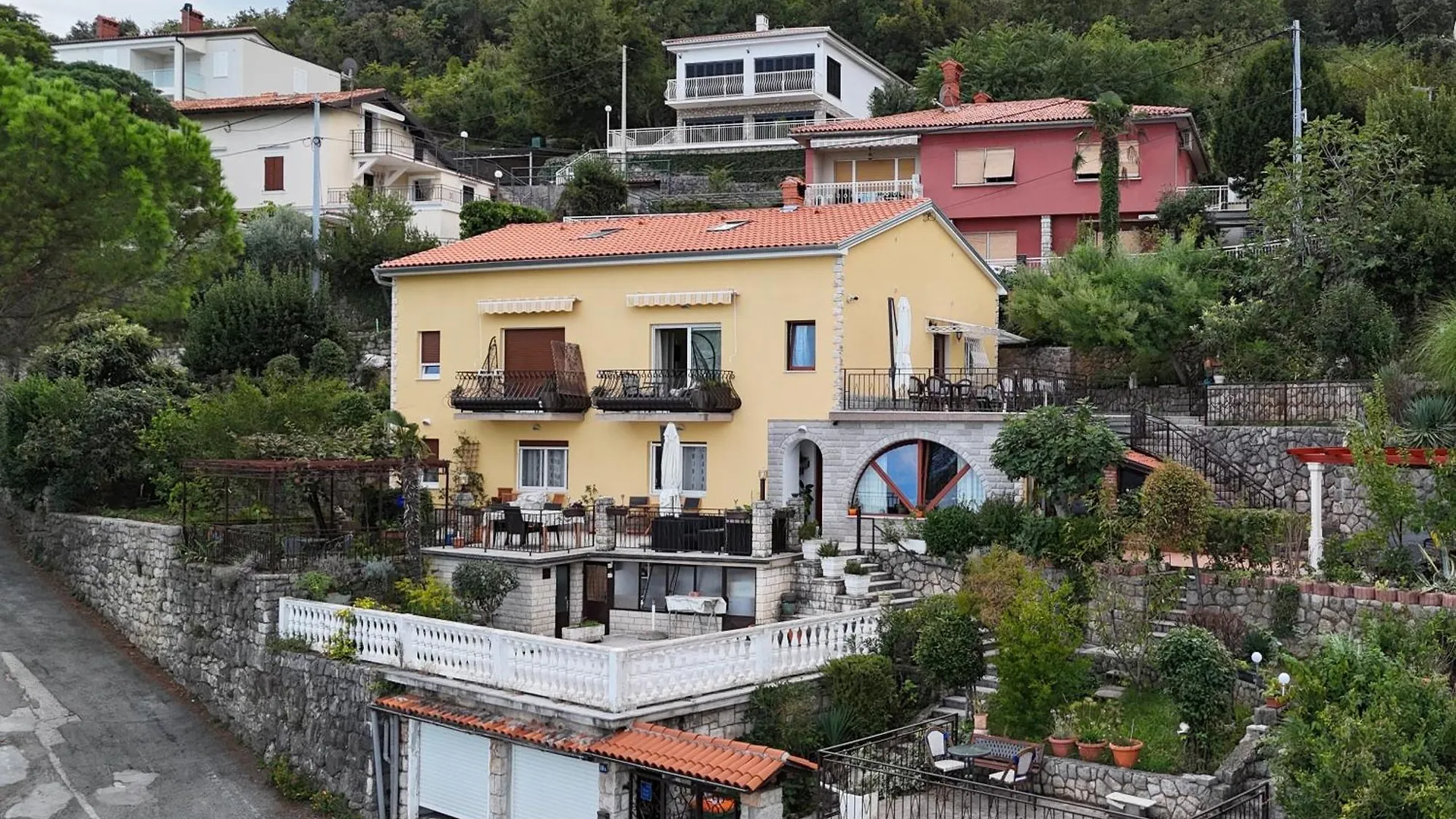 House Vali Panzió Lovran
